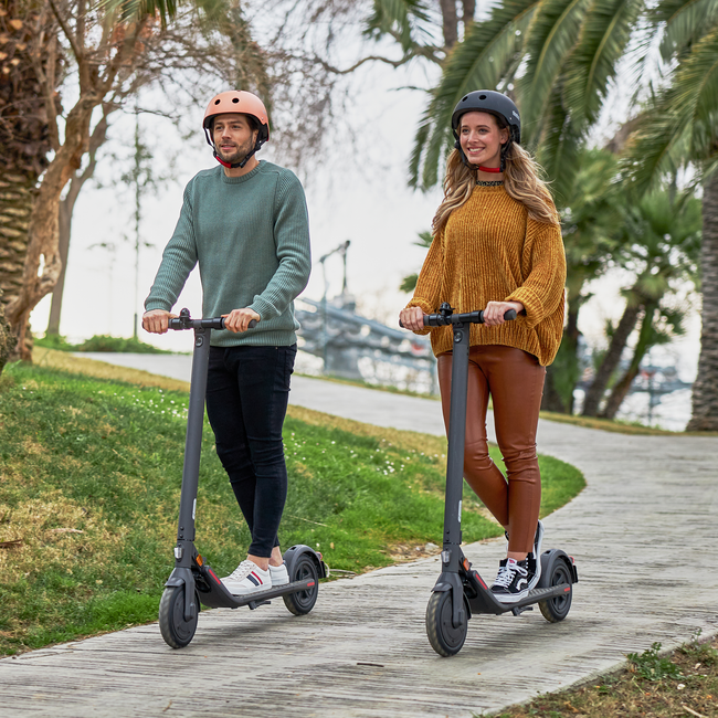 Segway-Ninebot Commuter Helm lifestyle